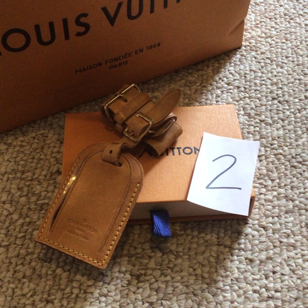 💯% Louis Vuitton large luggage tag and strap